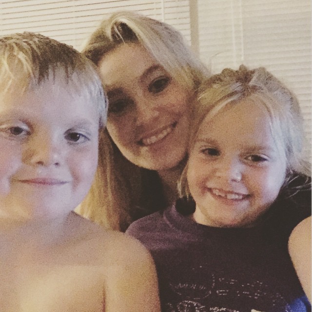 Ashleigh Nelson with her kids, Haiden and Mackenzie